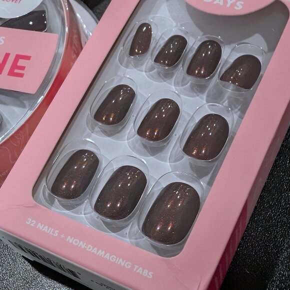 Set of Four (4) NEW Mani Press-On Sets from Olive & June - Picture 7 of 11